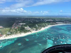 plaża w Bavaro podczas lotu helikopterem